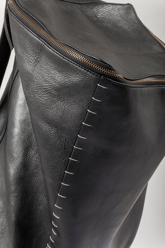 Quadrate leather backpack - Natural Born Humans Store