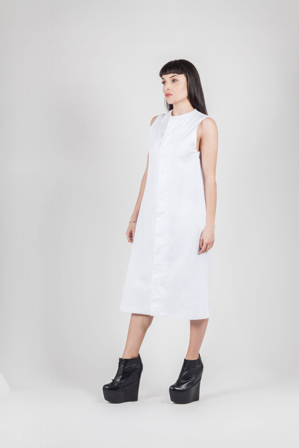 Long white bottons dress - Natural Born Humans Store