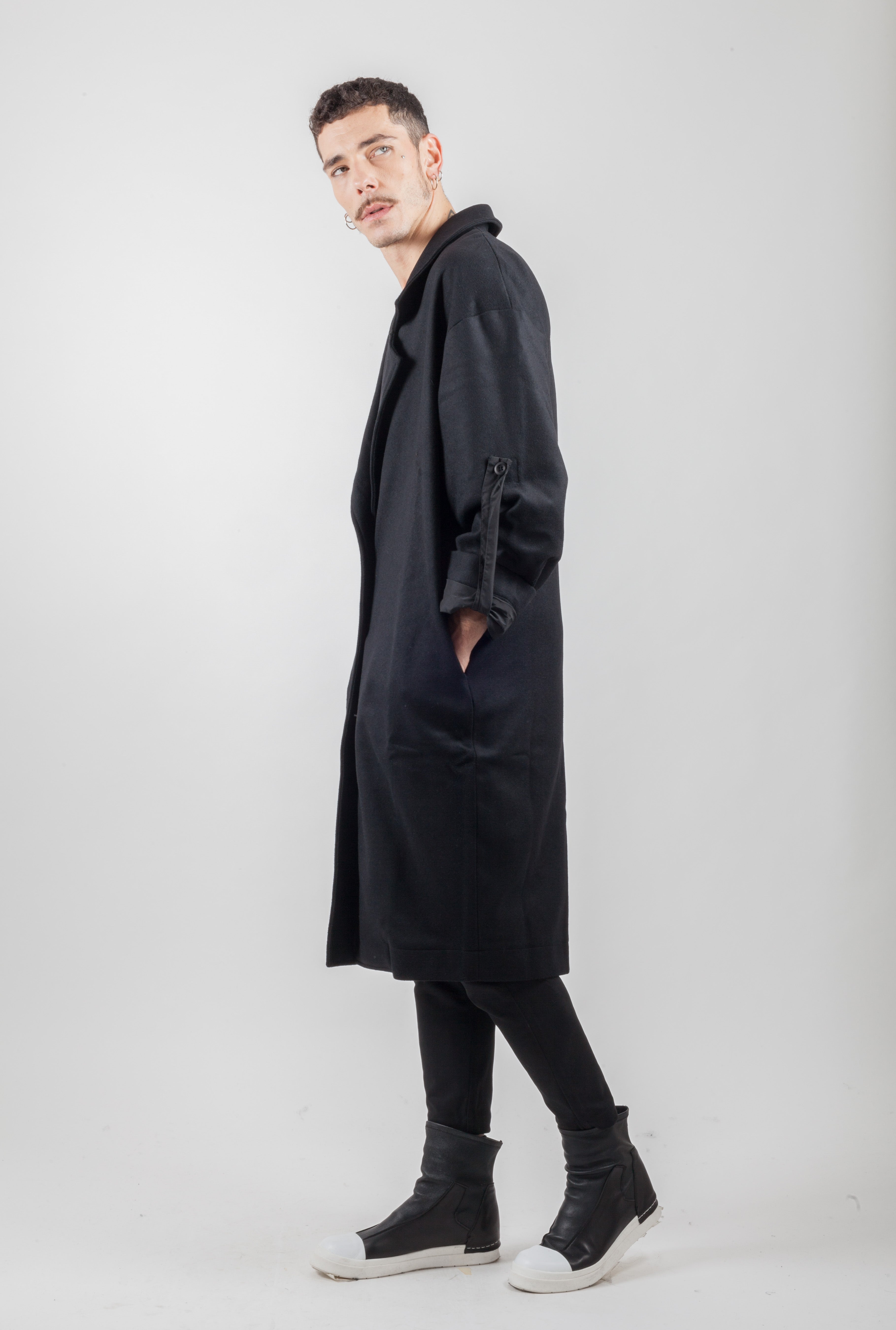 BLACK THREE BOTTON WOOL COAT - Natural Born Humans Store