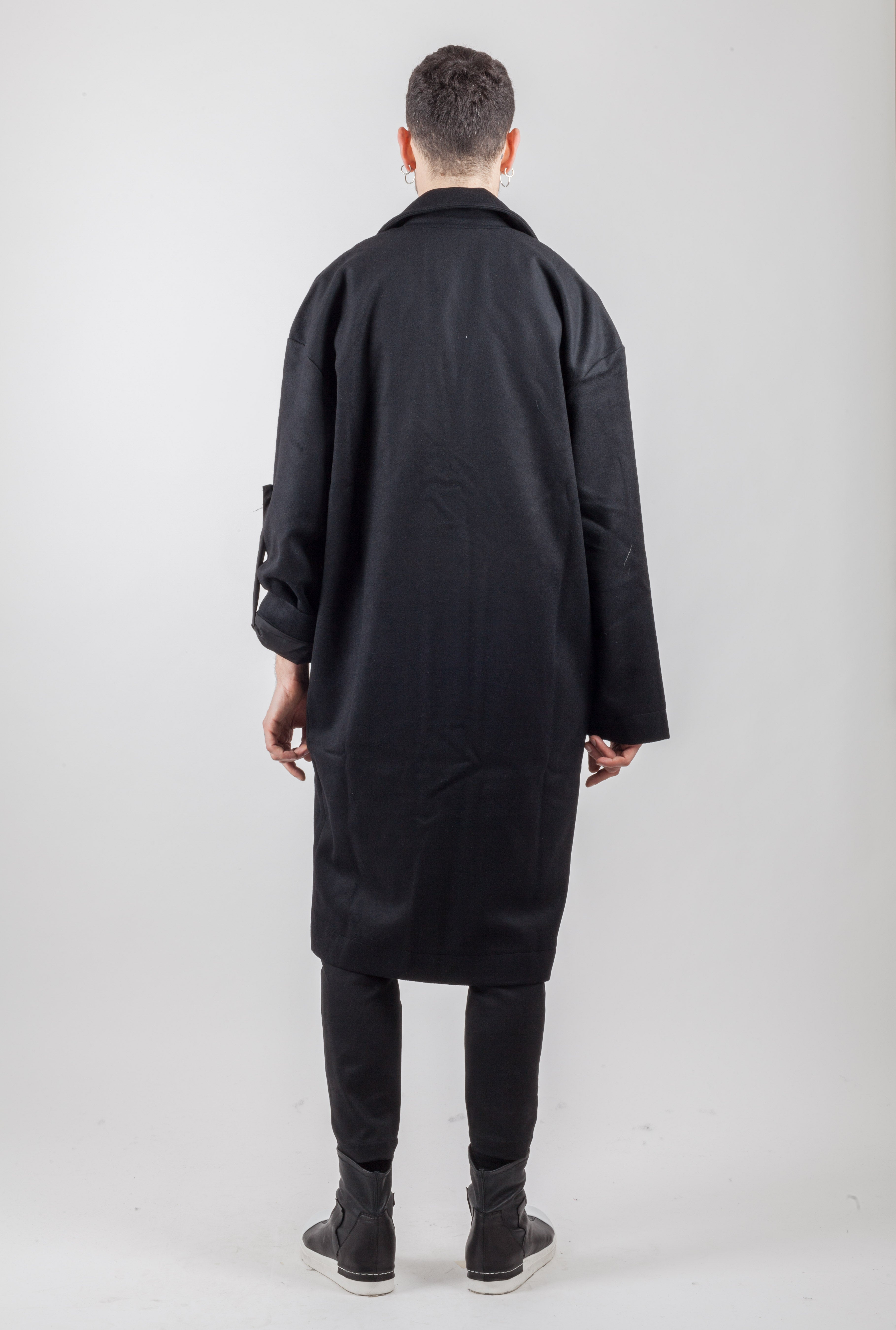 BLACK THREE BOTTON WOOL COAT - Natural Born Humans Store