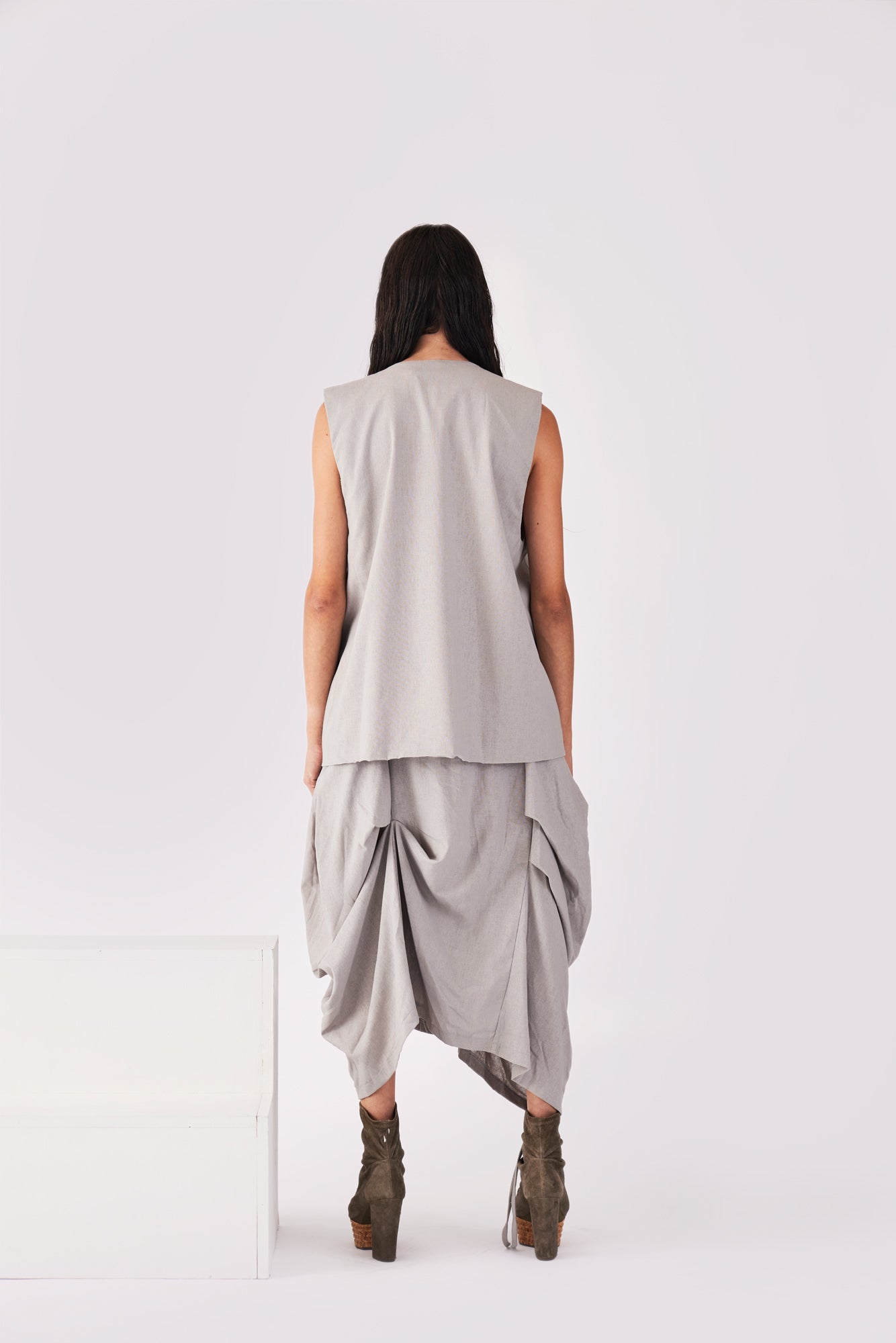 LACE VEST POSH